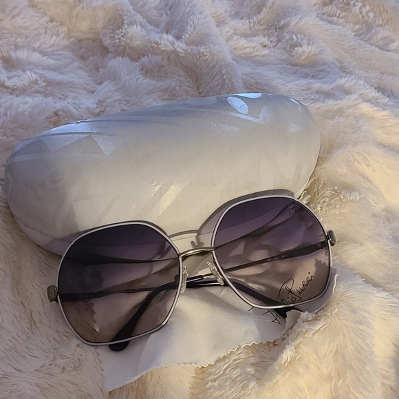Emilio Pucci EP130S Sunglasses - Picture 9 of 9